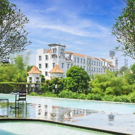 El Hotel Malang Luaran gambar