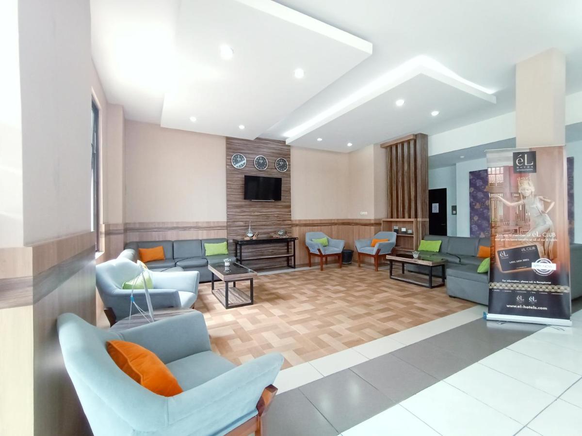 El Hotel Malang Luaran gambar