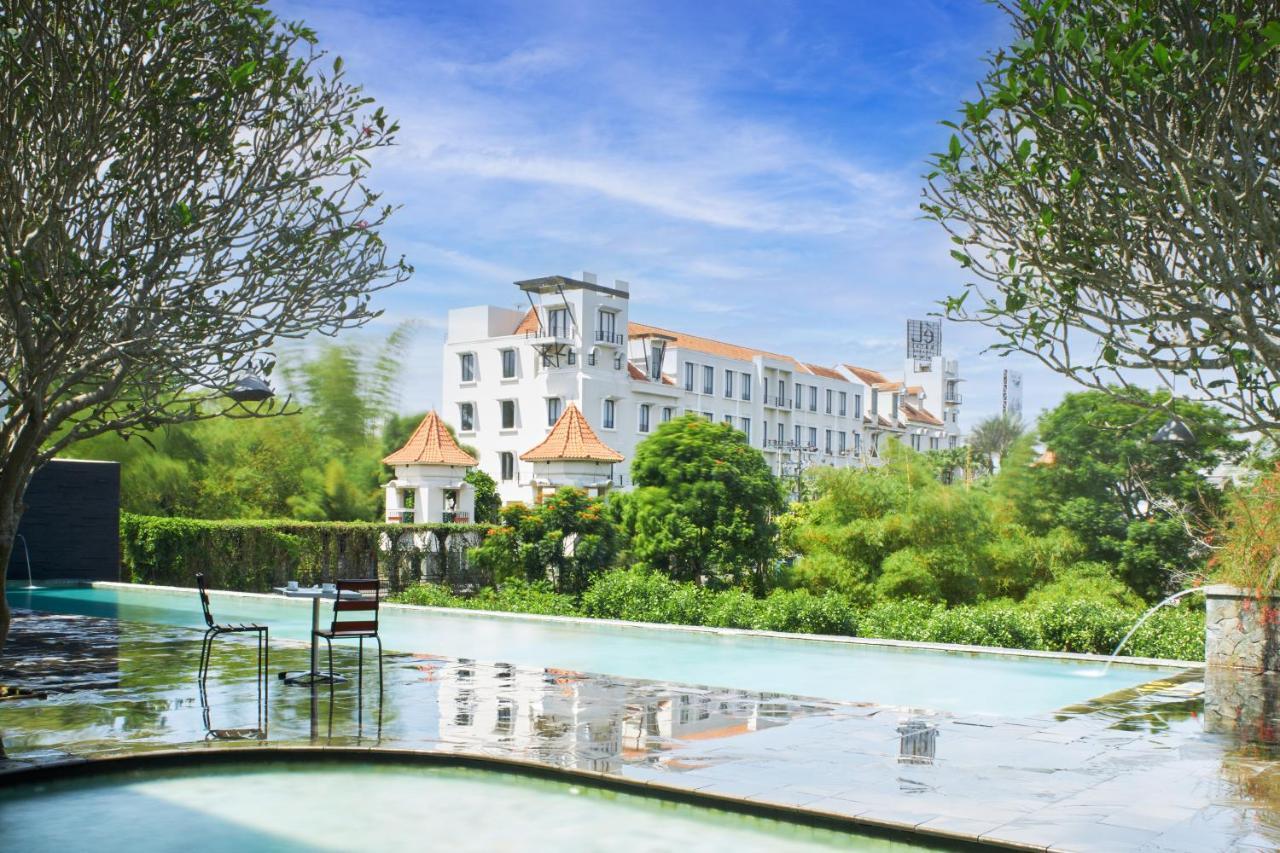 El Hotel Malang Luaran gambar