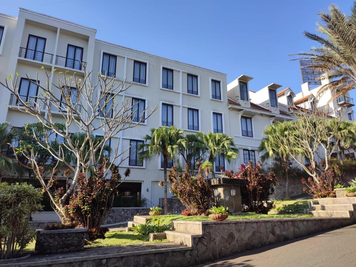 El Hotel Malang Luaran gambar