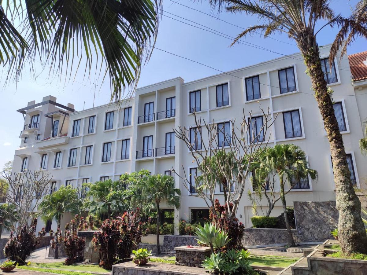 El Hotel Malang Luaran gambar