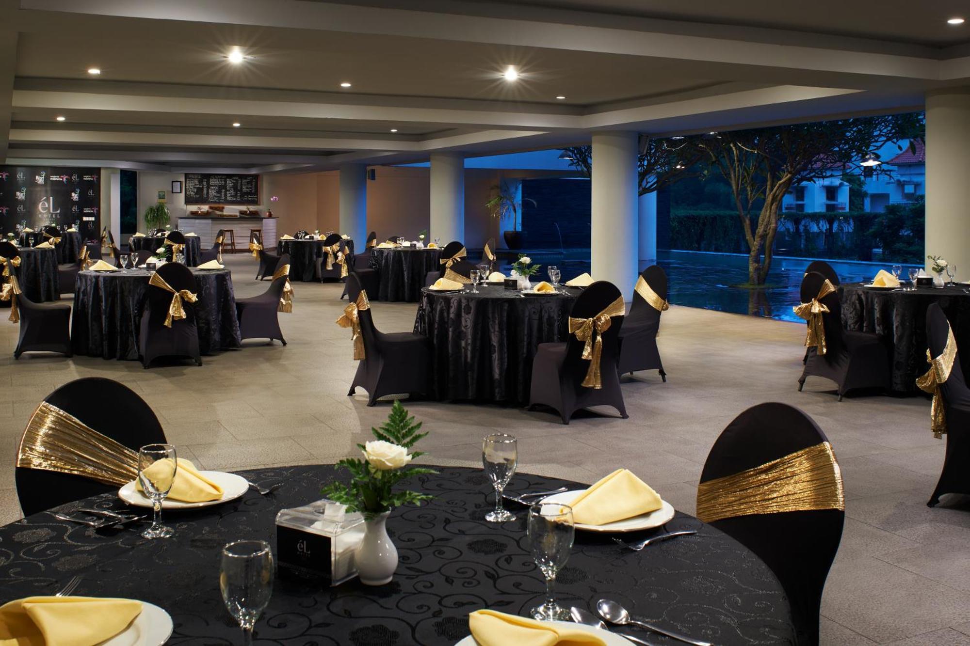 El Hotel Malang Luaran gambar