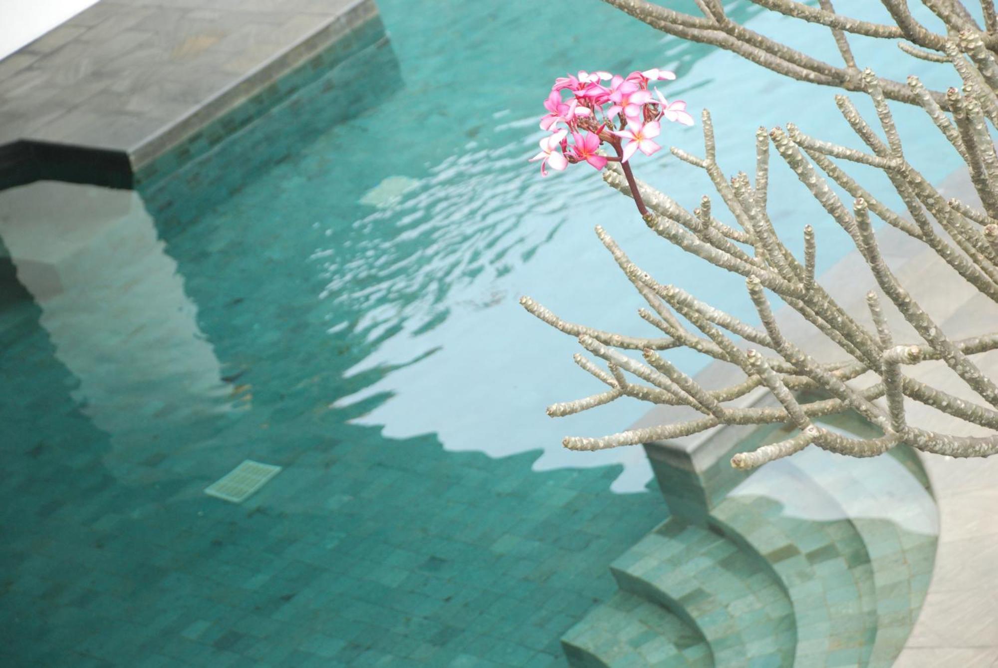 El Hotel Malang Luaran gambar