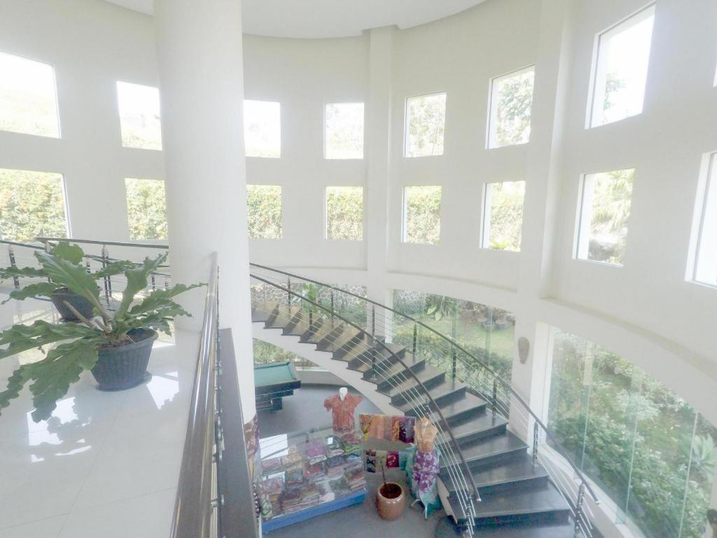 El Hotel Malang Luaran gambar