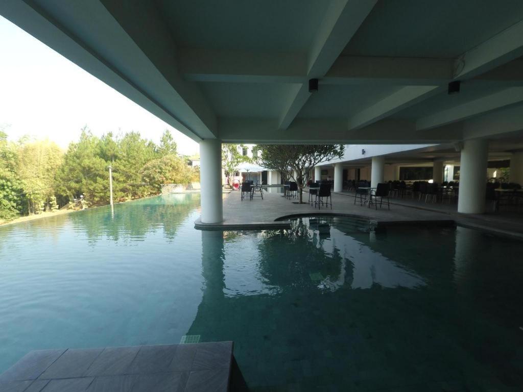 El Hotel Malang Luaran gambar