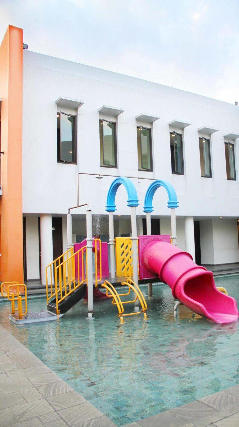 El Hotel Malang Luaran gambar